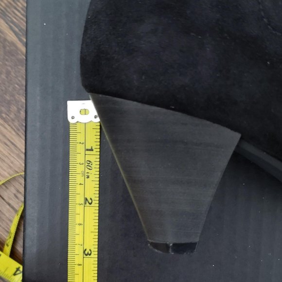 Crocs Black Suede Booties (US6) - Picture 3 of 3